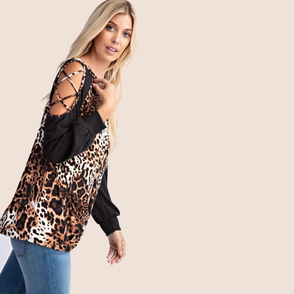 Crisscross Shoulder Leopard Print Top - Picture 8 of 8
